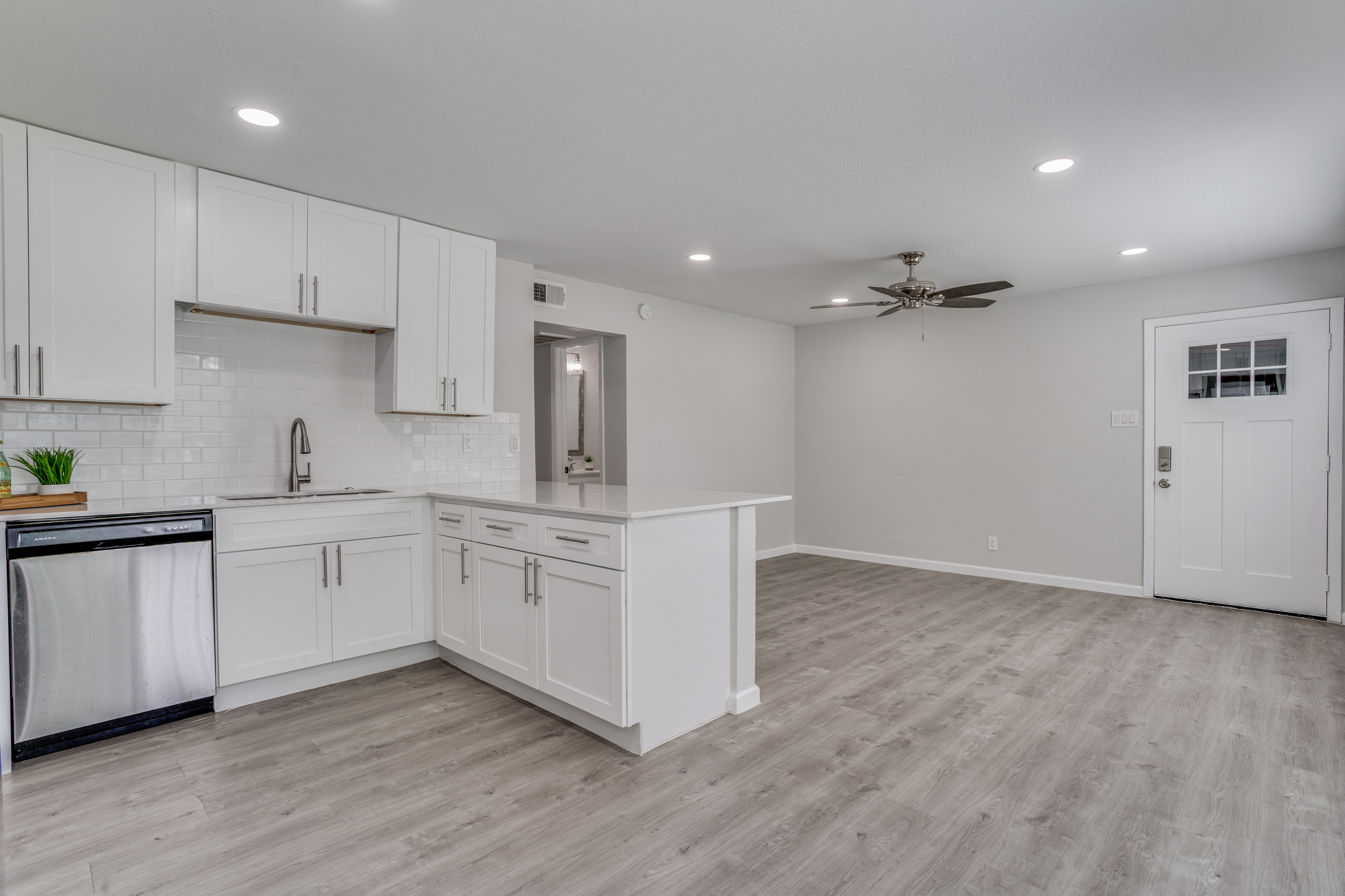 5444 Gaston Avenue - 102